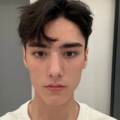 董凡